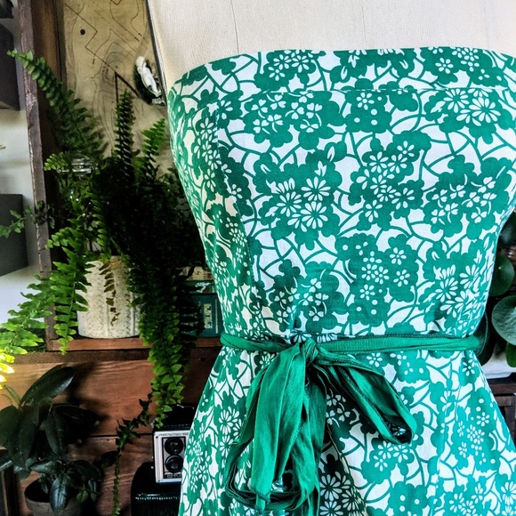 Vintage Green and White Swing Dress - Picture 2 of 8